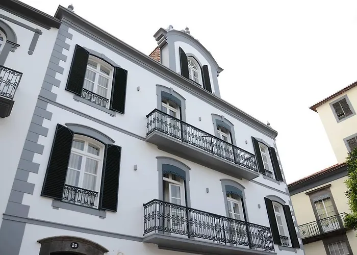 Edificio Charles 206